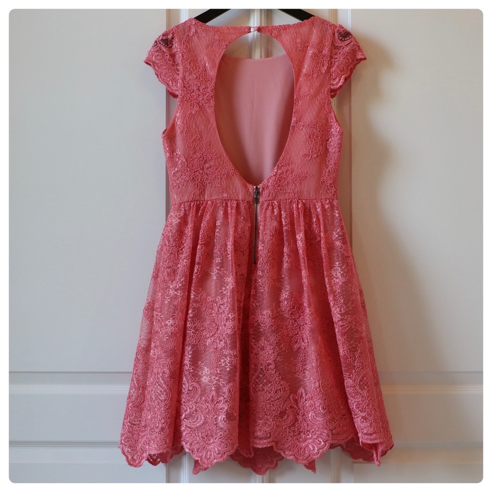 ALICE + OLIVIA  Zenden Scallop Lace Dress - Picture 7 of 12